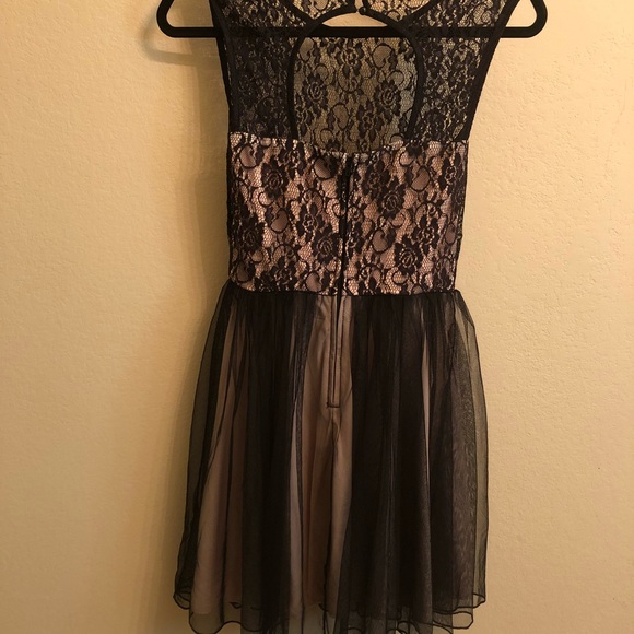 Black lace dress -small great for a dance. - Picture 6 of 8